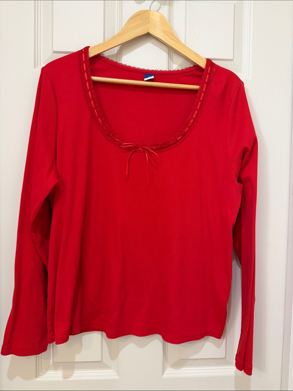 Old Navy Red Long-Sleeve Scoop Neck Top with Lace Trim